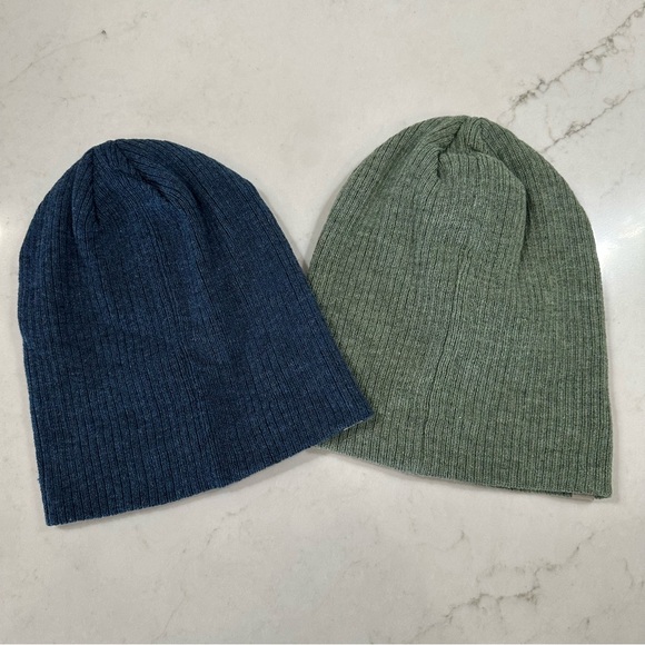 Bundle of 2 UNRL Beanies - Picture 2 of 3